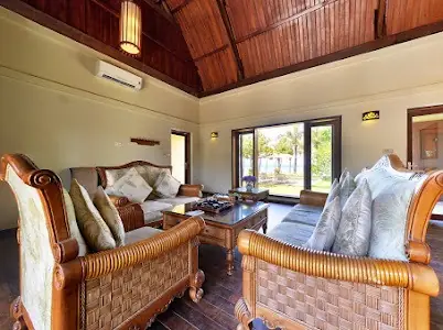 Phòng khách biệt thự tại Sun Spa Resort